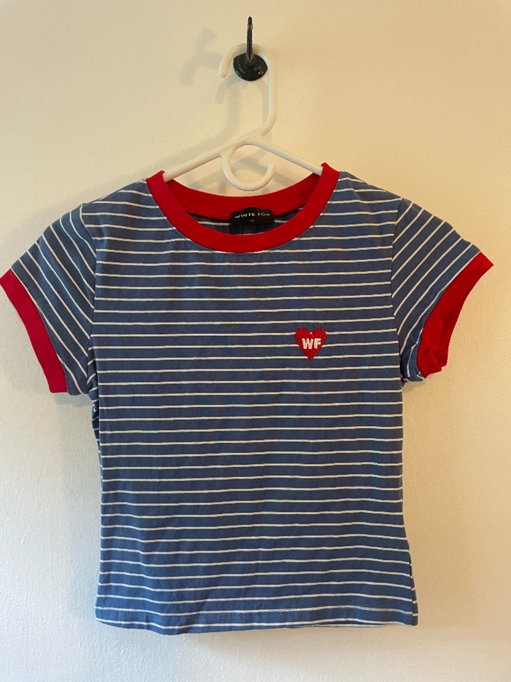 White Fox Boutique blue and white striped fitted crop tee with red heart size S